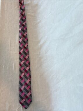 Geoffrey Beene Pink and Gray Plaid Slim Tie